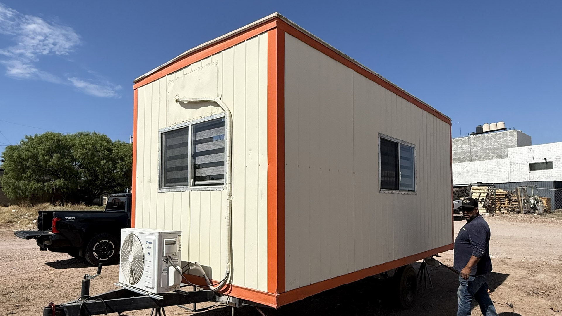 Exterior oficina móvil premium